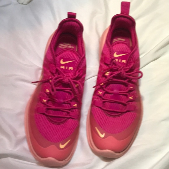 Nike Shoes - Women’s Nikes